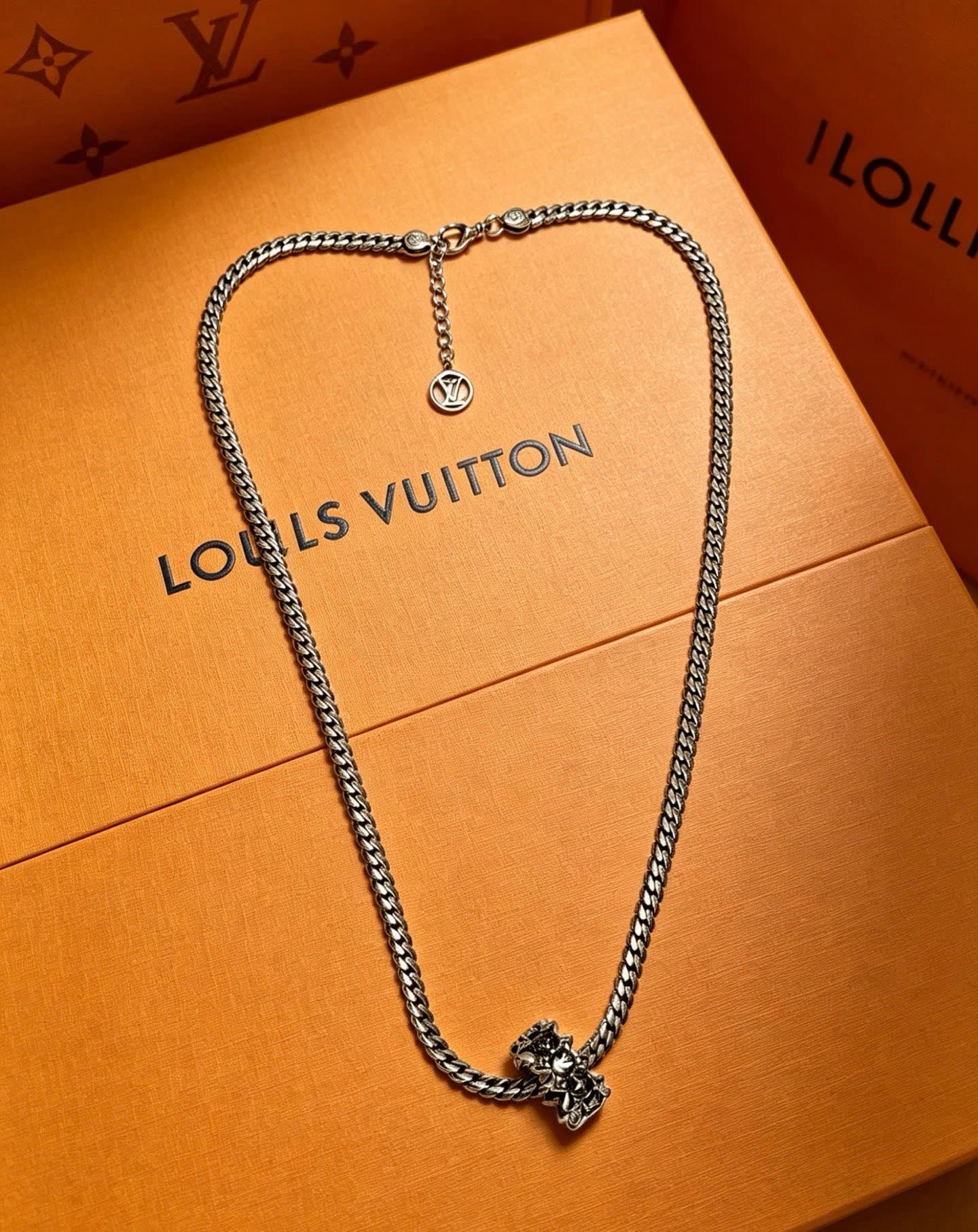 Louis Vuitton Silver Chain Necklace with Flower Pendant